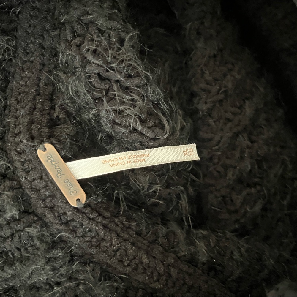 Free People Oasis Oversized Black Tunic Sweater - Picture 3 of 3